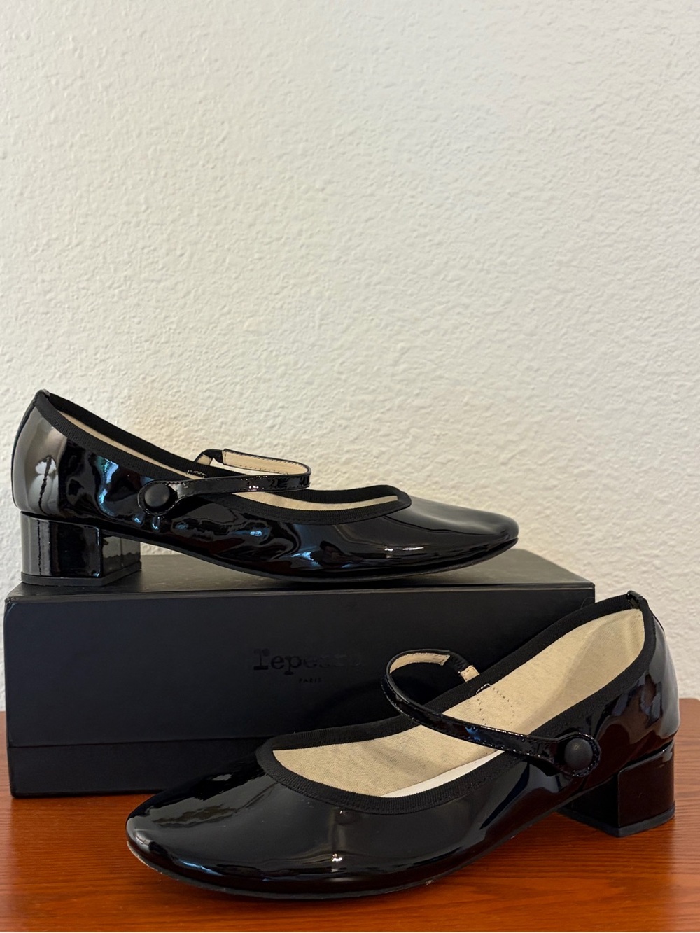 Repetto Paris size 40/9 Black Patent Mary Jane Block Heel Shoes - Picture 6 of 12